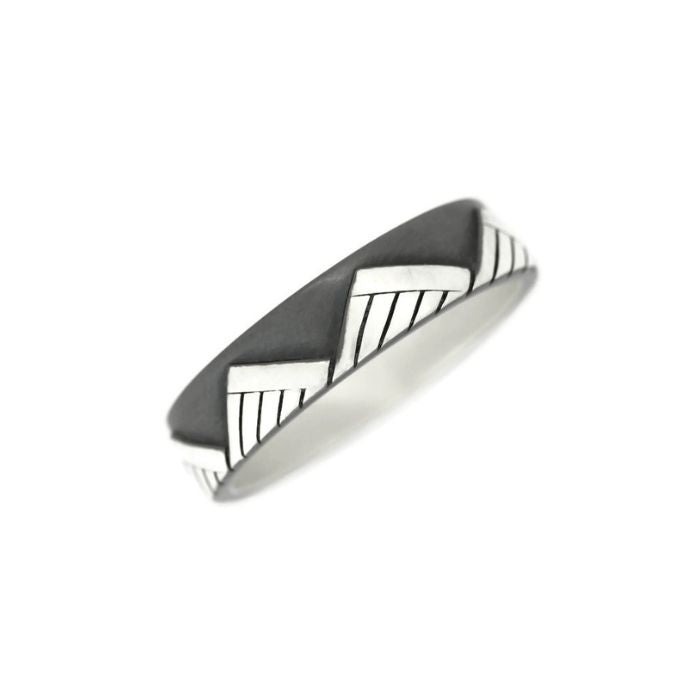 Partially-oxidized sterling silver mountain range ring